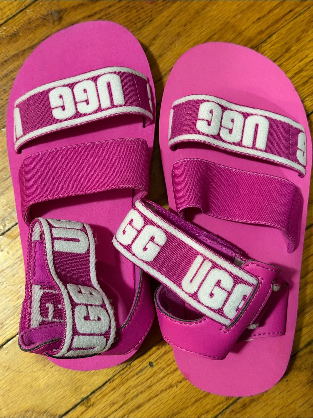 UGG Kids Bright Pink Logo Strap Sandals Size 13